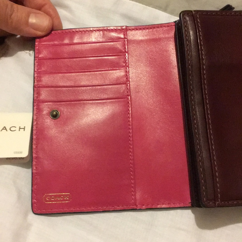 💝Coach Logo Embossed Leather pocket & zip wallet - Picture 6 of 8